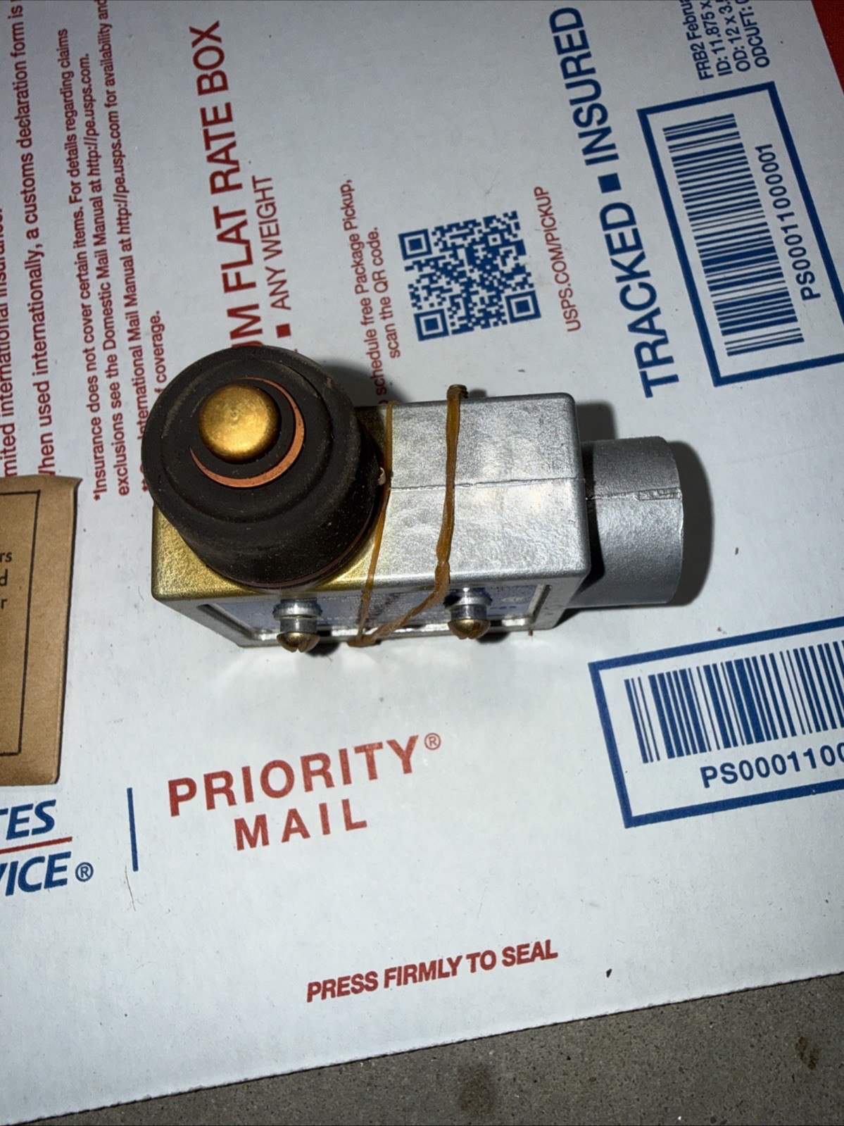 Old Stock New BZE6-2RN LIMIT SWITCH for HONEYWELL MICROSWITCH BZE62RN