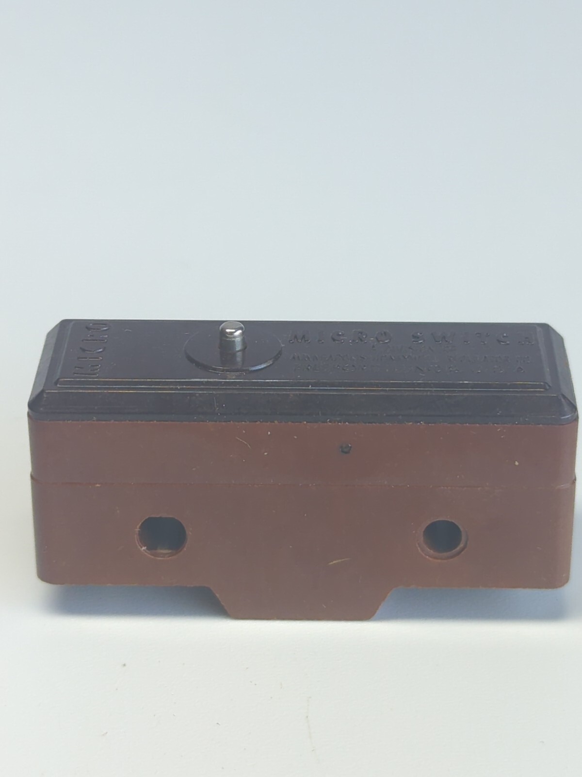 Micro Switch Model 103773 Switch W/Pin Plunger WAR82A42 Snap Switch New No Box