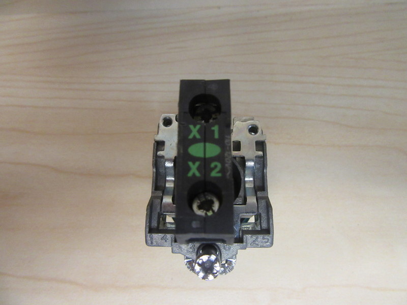 Telemecanique Schneider XB4BVB3 Pilot Light Assembly