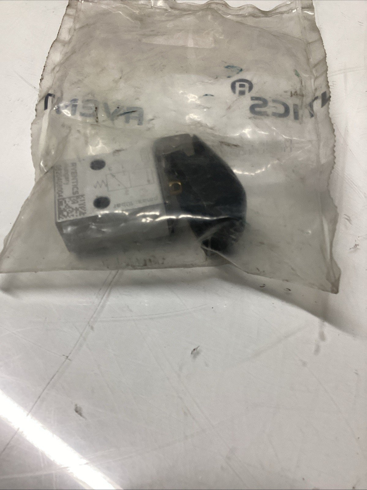 Aventics 0820408004 Manual Air Control Valve, Button, Aluminum O-668
