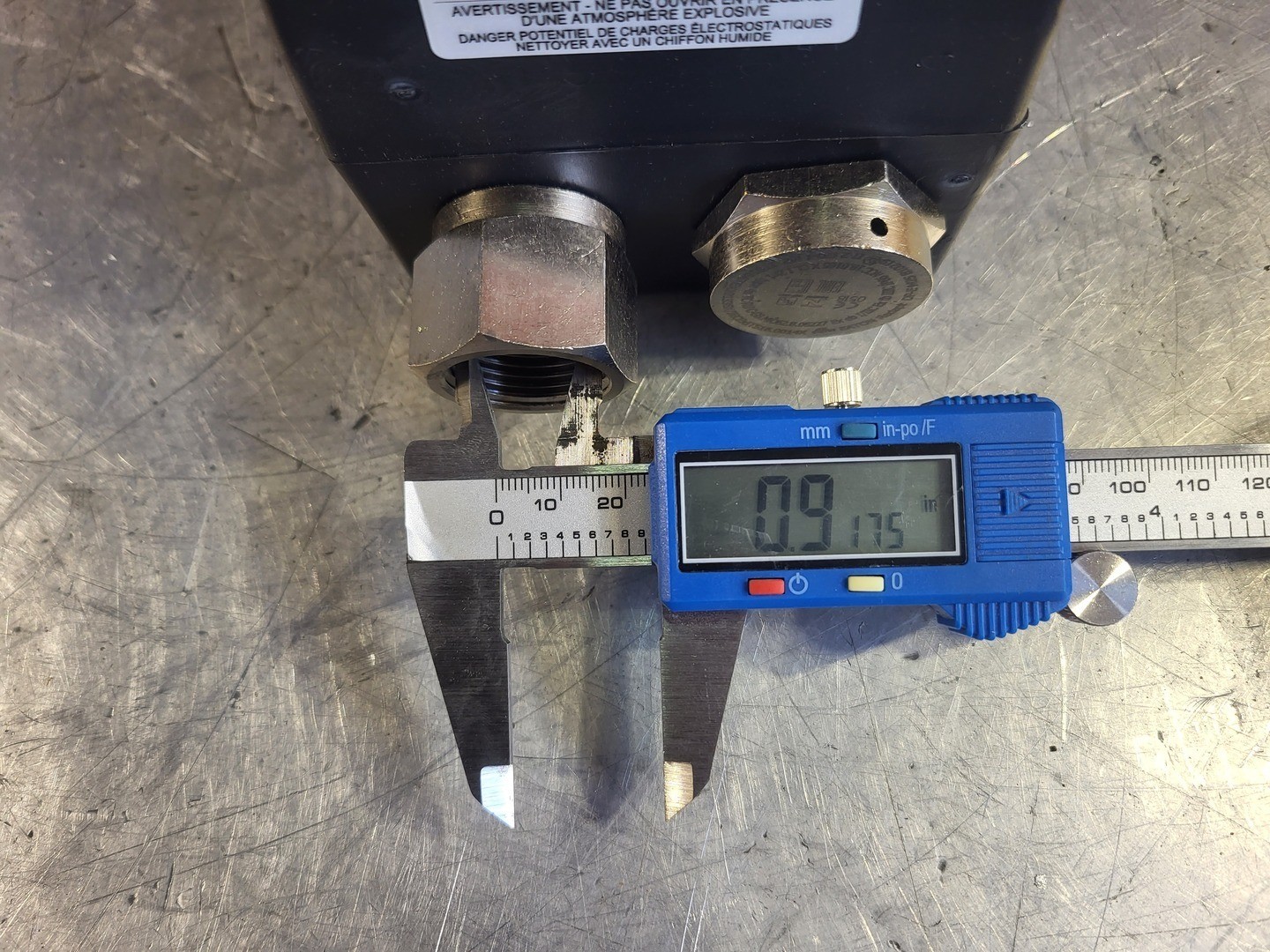 SURPLUS NEW CROUSE-HINDS GHG434 Push Button Control Station – Electrical