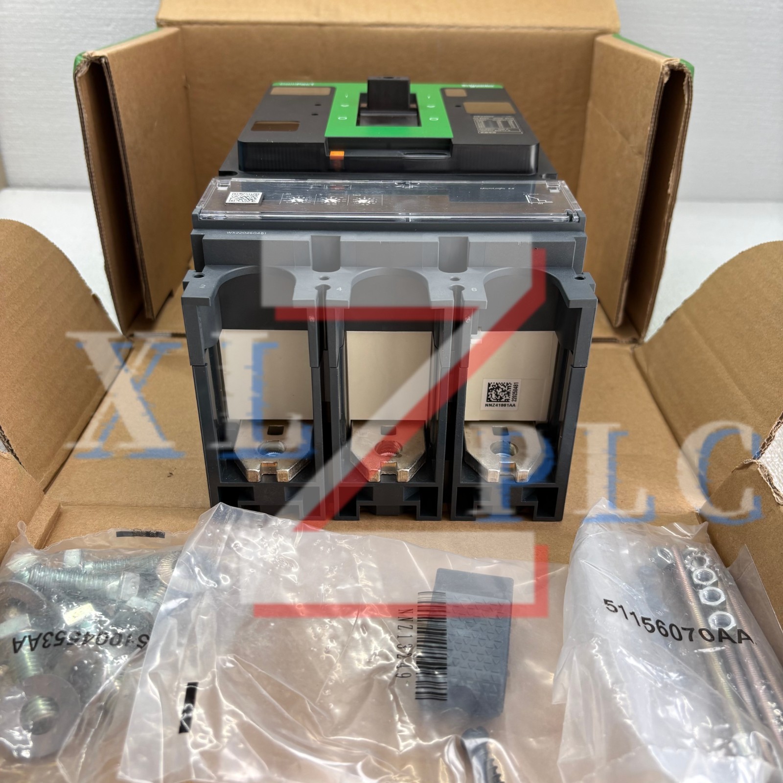 1PCS New Schneider C40F32D400 NSX400F 3P 400A Molded Case Circuit Breaker In Box