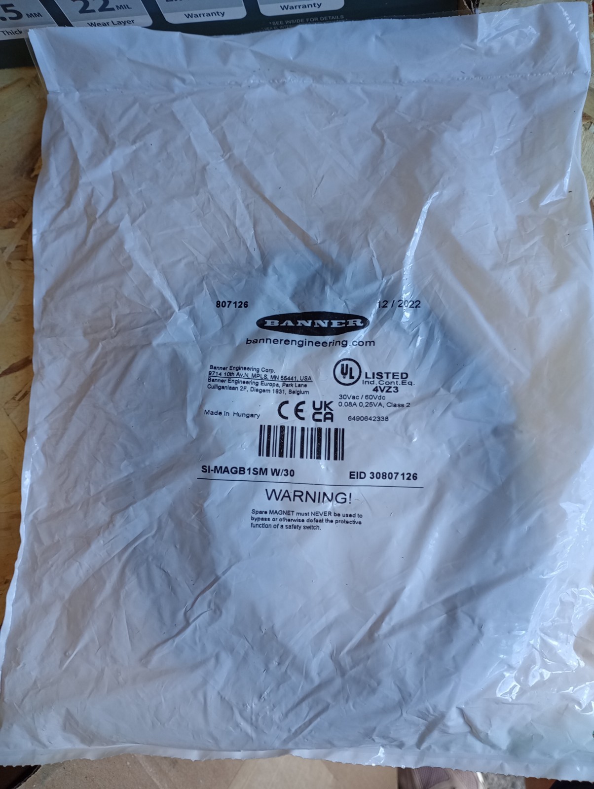 Banner 807126 SI-MAGB1SM W/30 Safety Switch Kit 30Vac/60Vdc 0.08A 0.25VA, Class2