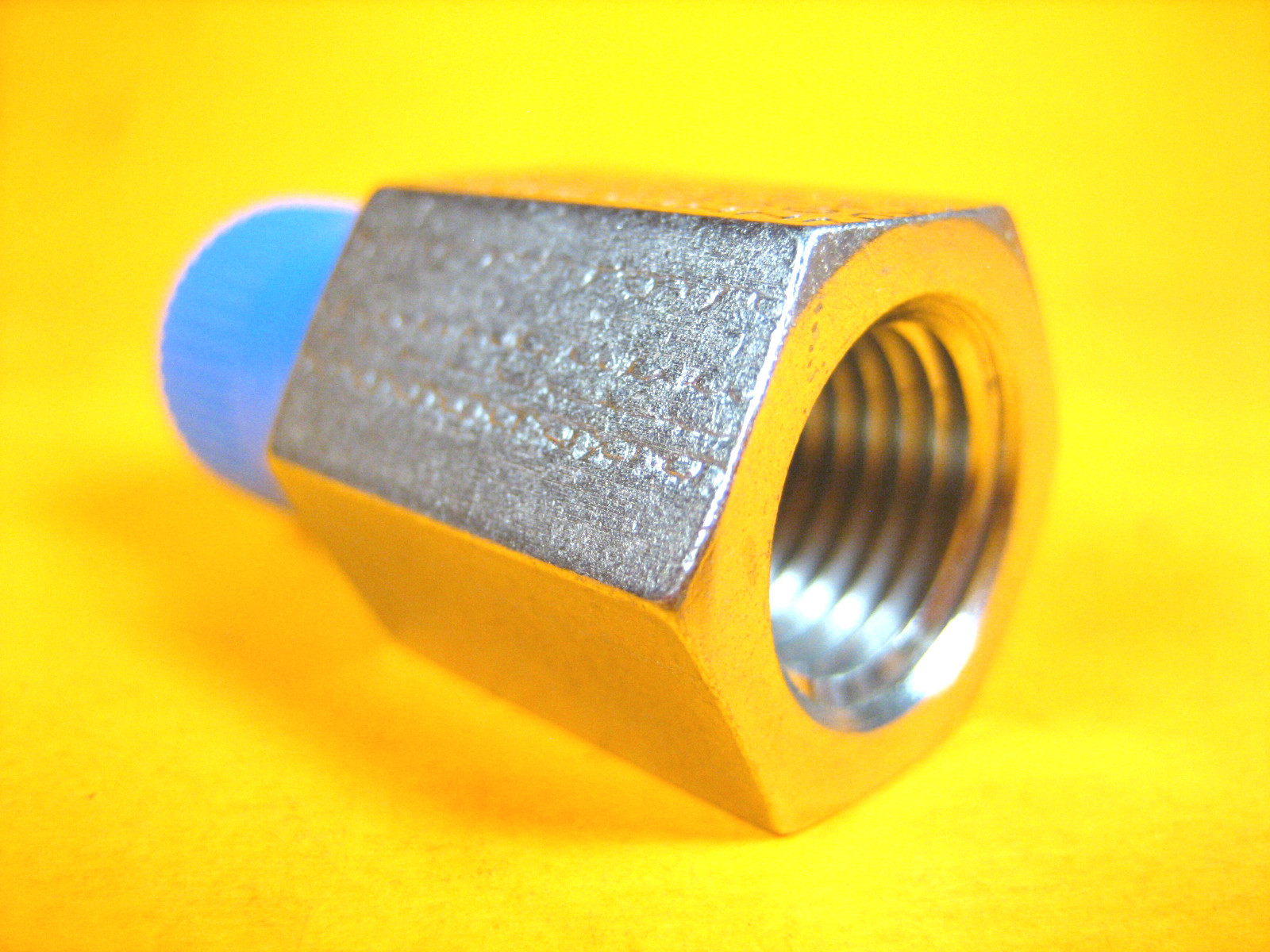 Parker 1/4″ FNPT x 1/4″ MNPT Reducing Adapter, Zinc Coated