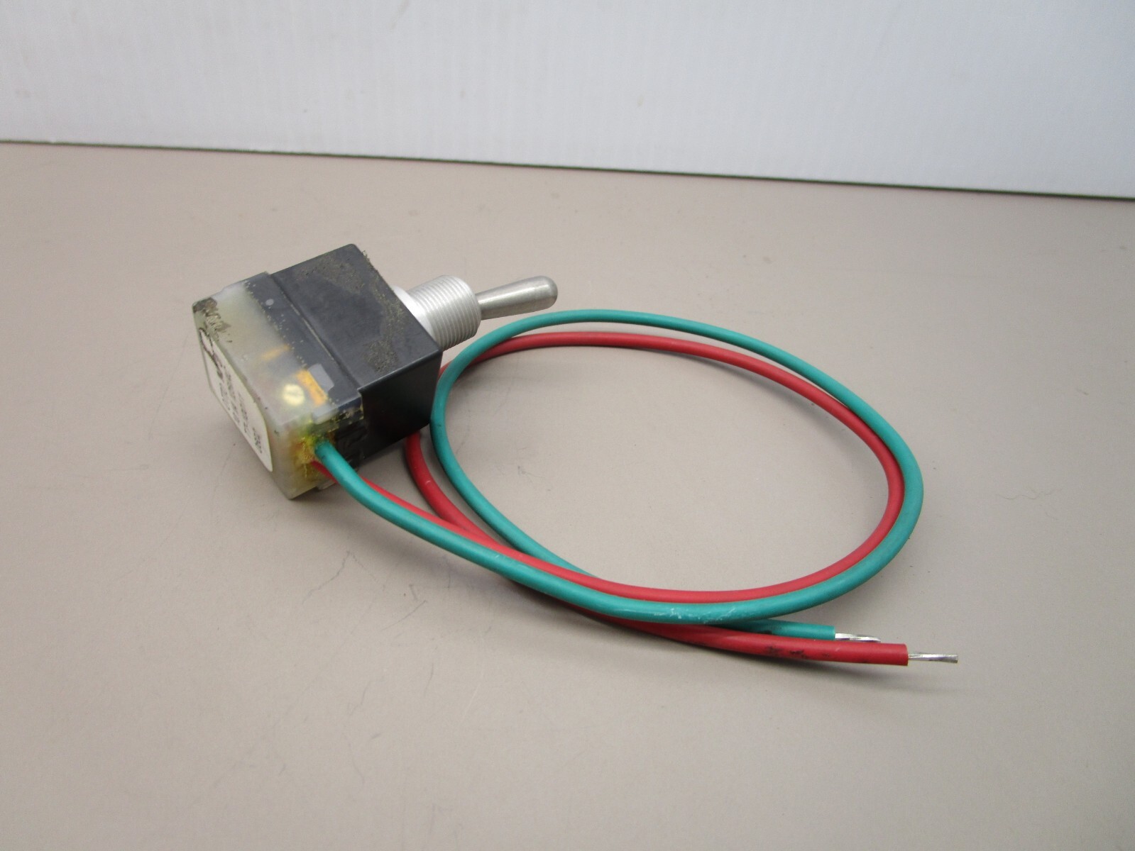 OTTO T7-10011 Toggle Switch 2-Pole 2-Position