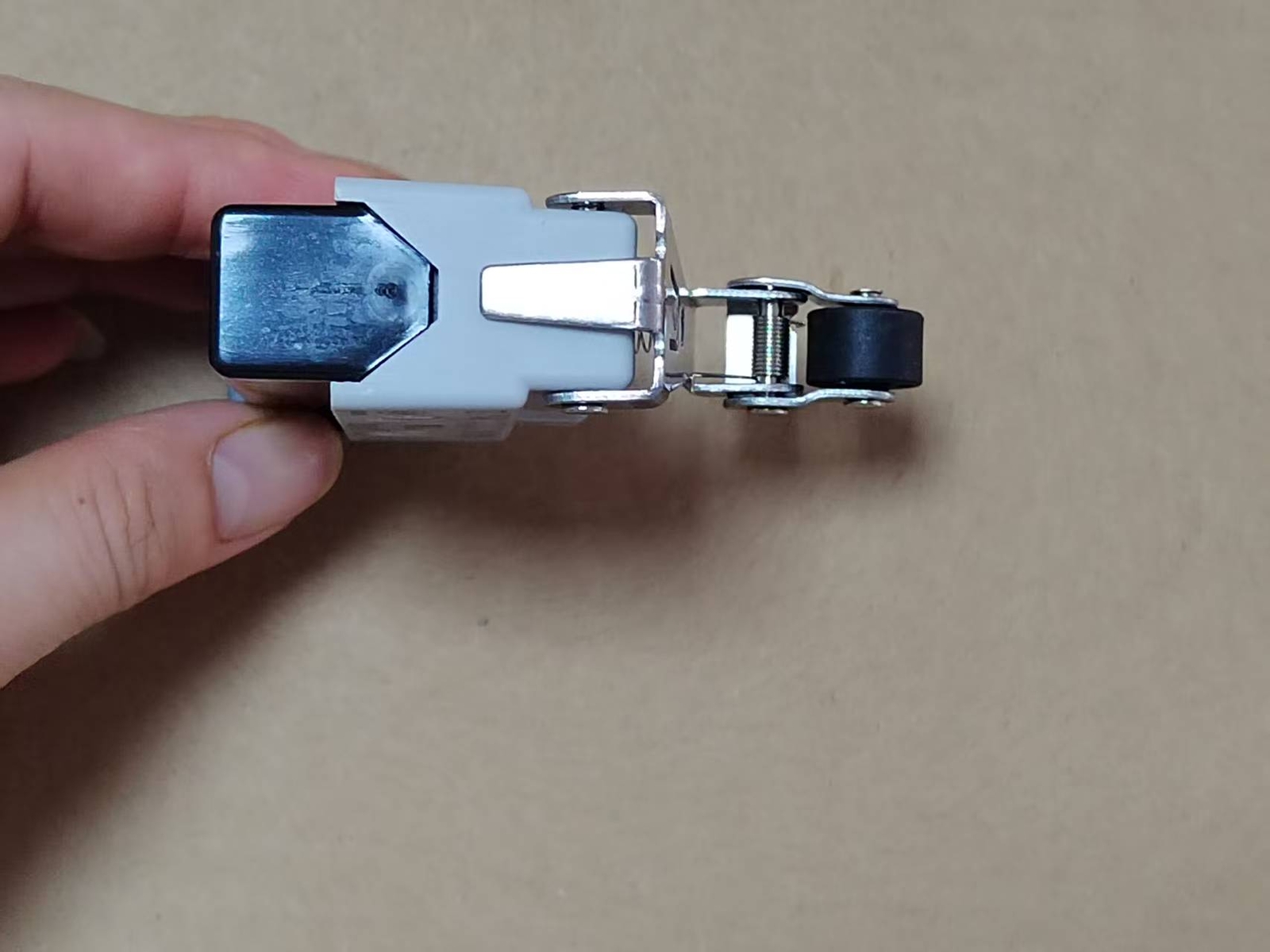 1PCS LIMIT SWITCH – TZ-7144 TZ7144