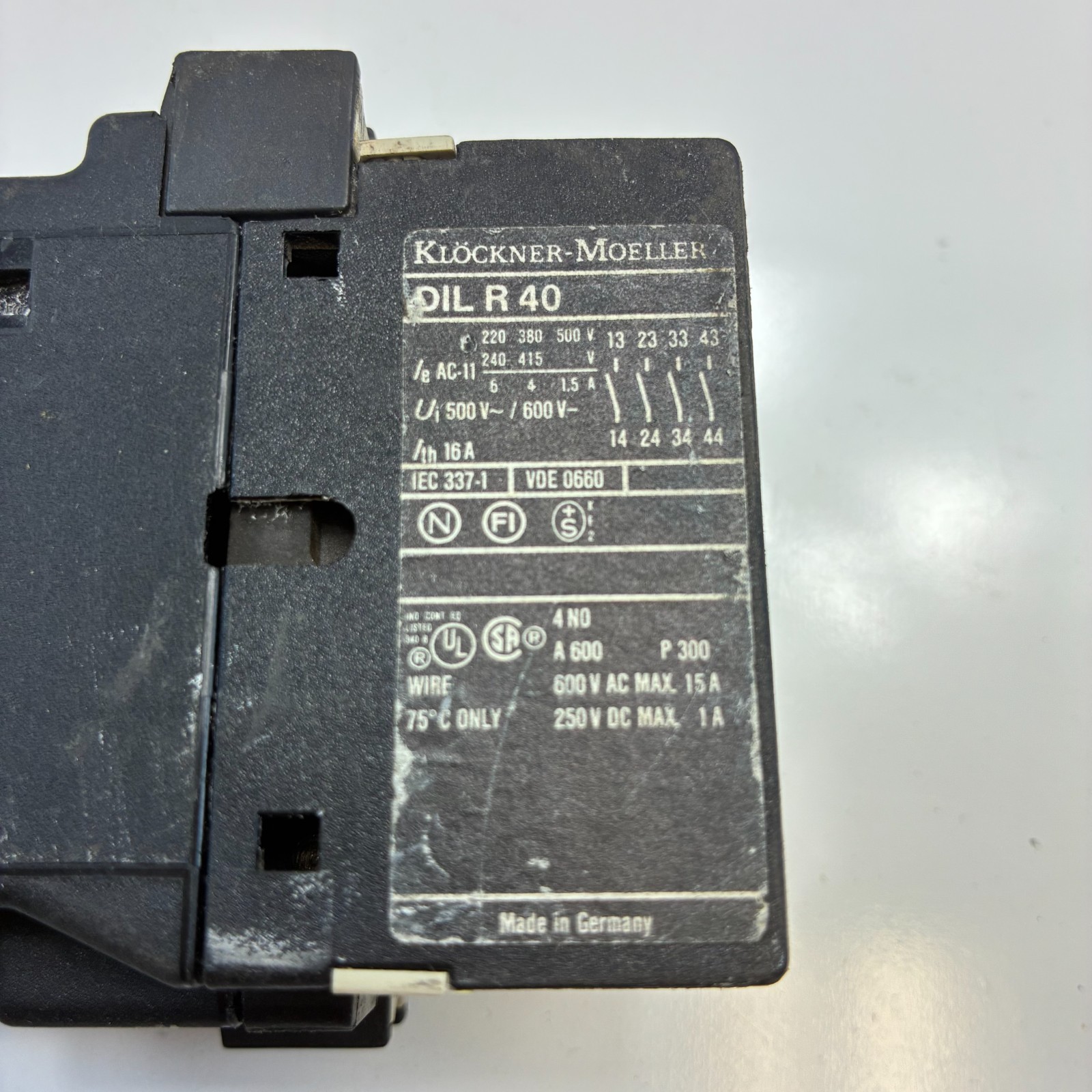 MOELLER DIL R 40 DIL CONTACTORCONTACT BLOCK 110V/120V 50/60HZ