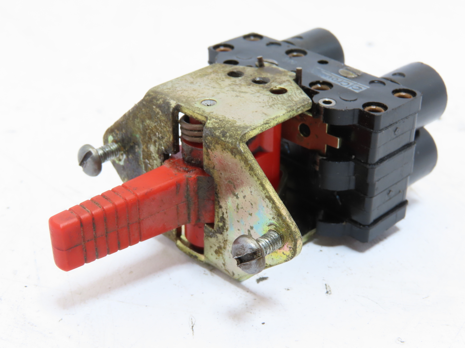 Pneumatic 2-way Momentary pneumatic switch Push-In Connection 4MM Diameter