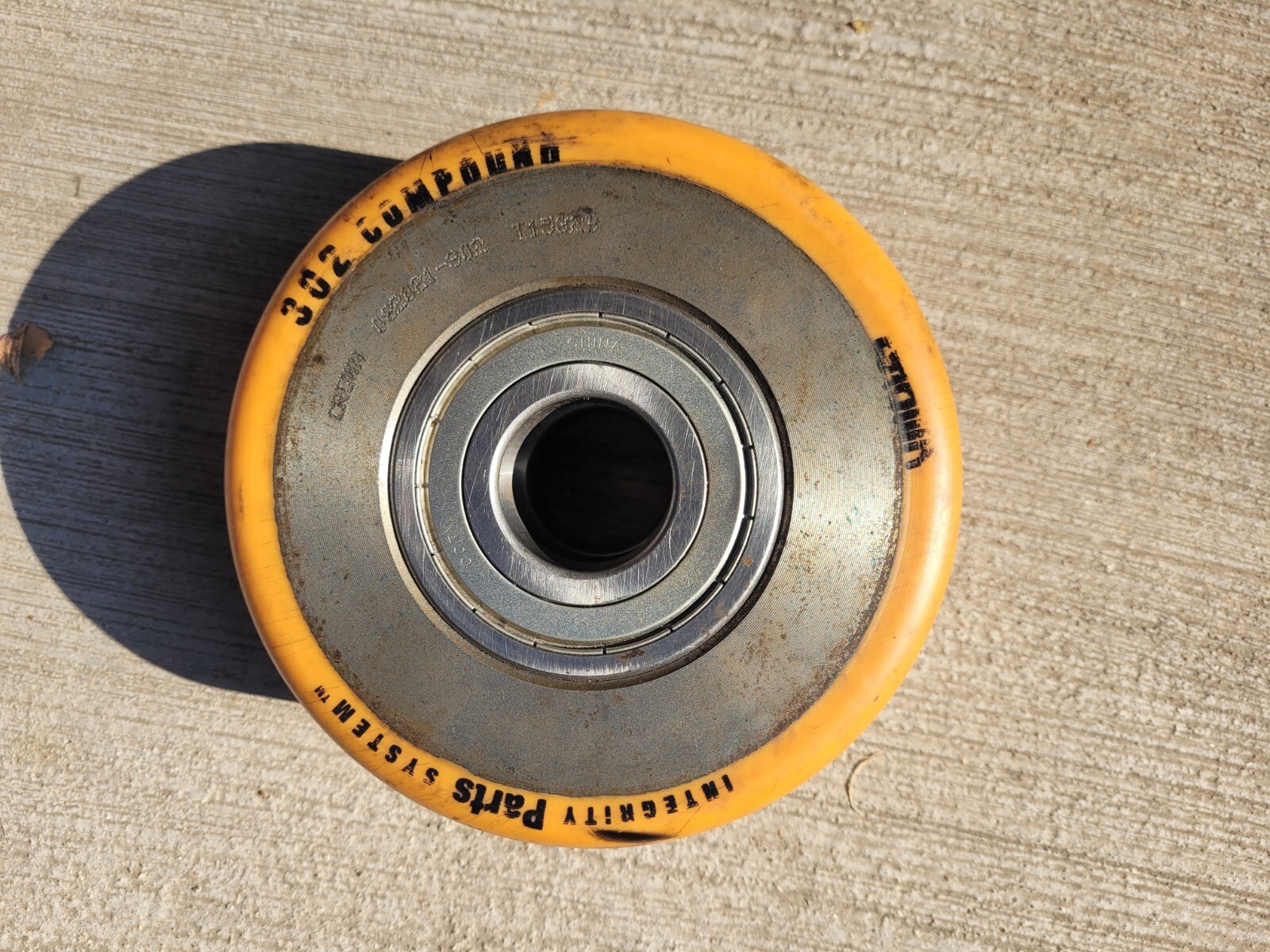 CROWN FORKLIFT WHEEL 302 COMPOUND ORANGE INTEGRITY PARTS SYSTEM