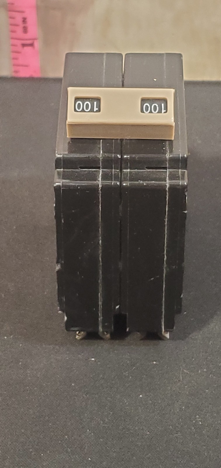 Cutler Hammer 2100 2 Pole 100a 100 Amp 240vac Circuit Breaker