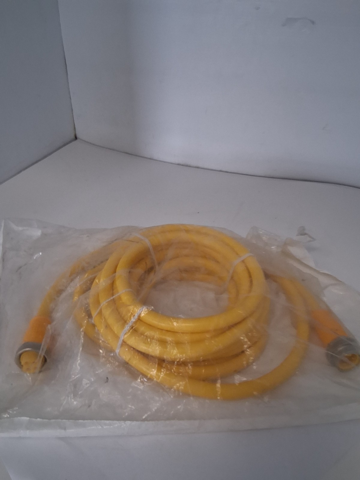 BALLUFF BCC A314-A314-30-304-VX44W6-050 (BCC091N) CORDSET 300V 10A 4 PIN M/F NIB
