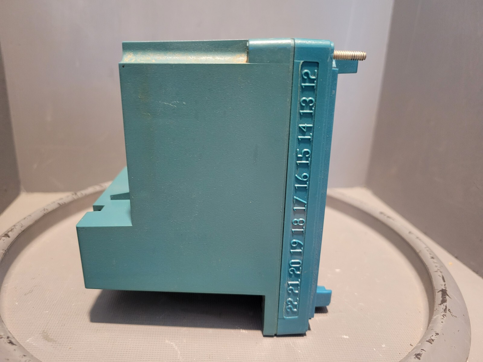 Honeywell Ultraviolet Flame Amplifier, MISSING 2 PIECES, RM7890 A 1015