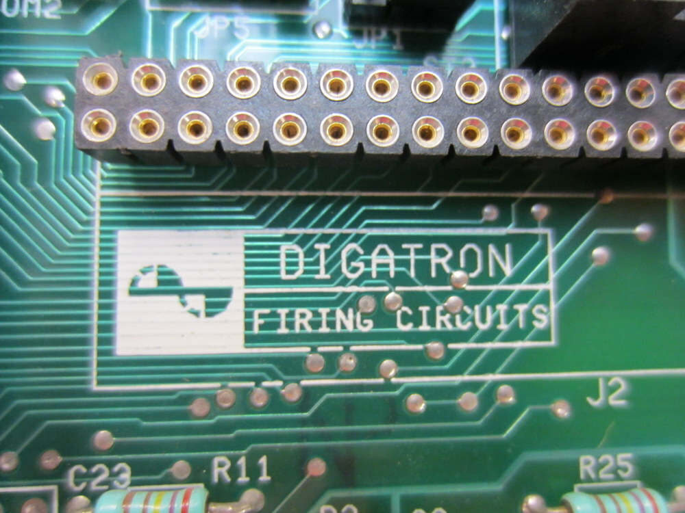 Digatron 1962-7334 Circuit Board 19627334 Chipped Connector Housing