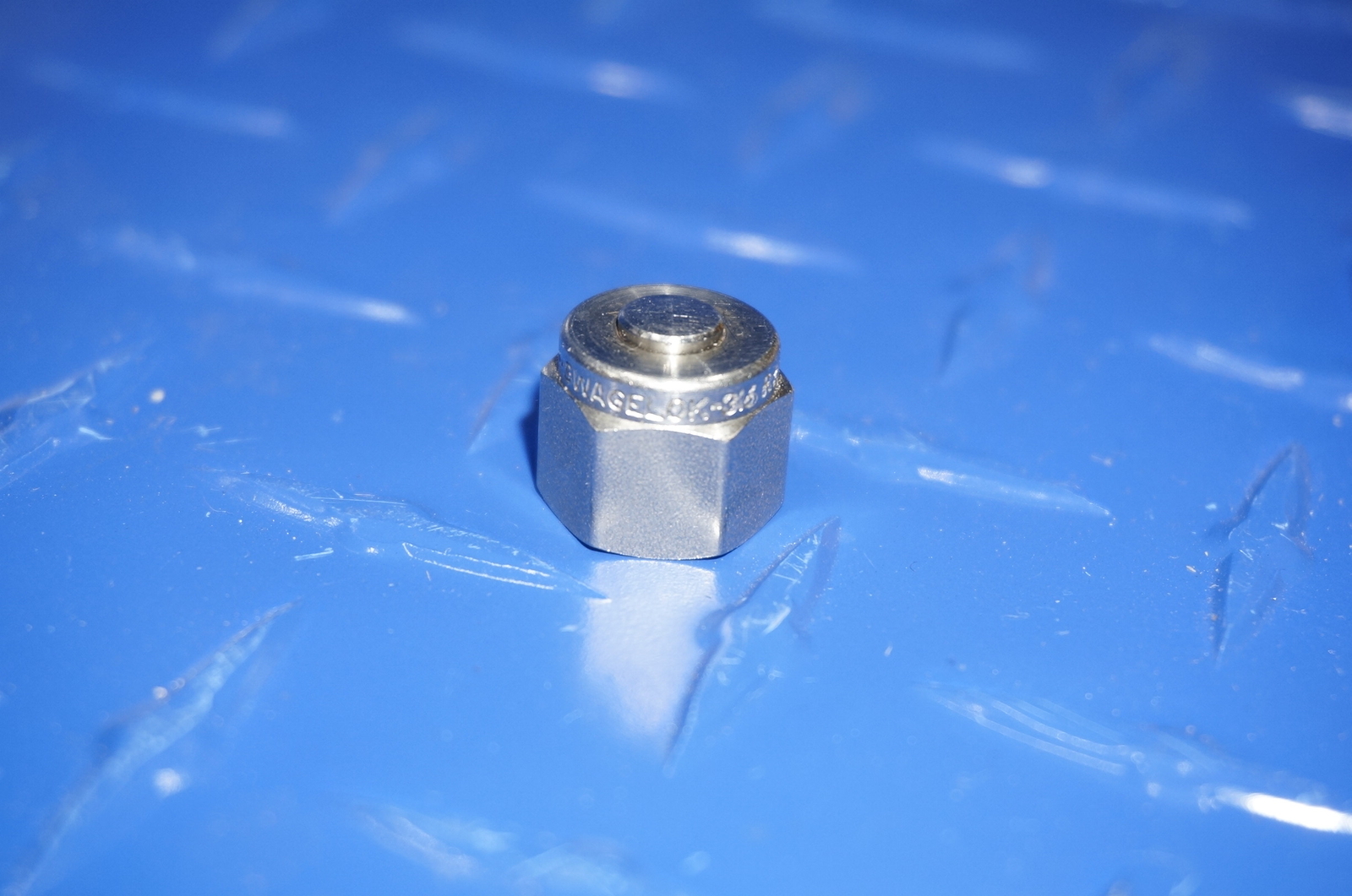 SWAGELOK 1/4″ FEMALE TUBE PLUG FITTING 316 SST SS-400-P