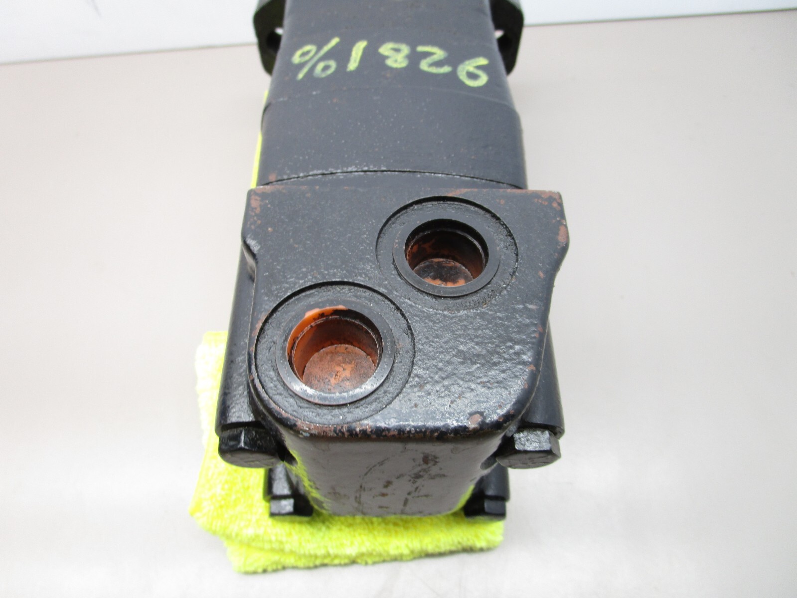 Eaton Corp 1041227-006 Hydraulic Drive Motor 6-Spline Char-Lynn 2000 Series