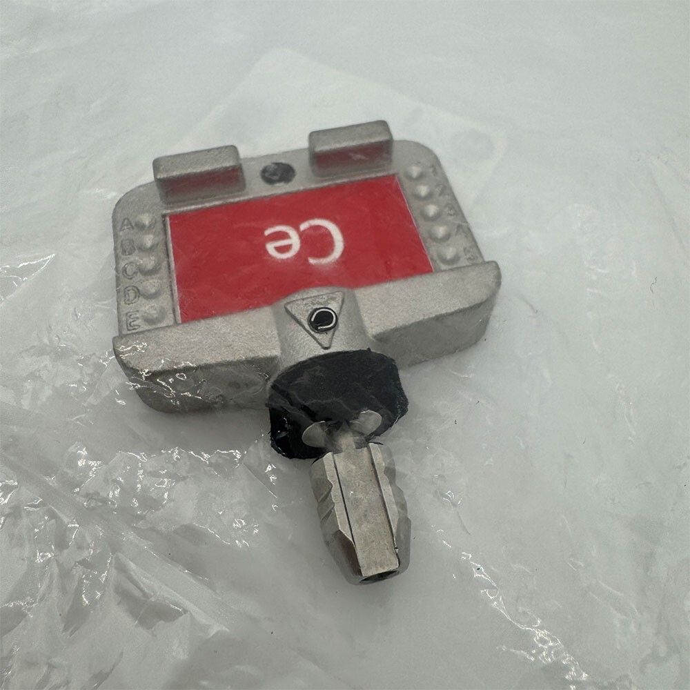 440T-AKEYE10CE Key Trapped Key Interlock New Original 440TAKEYE10CE