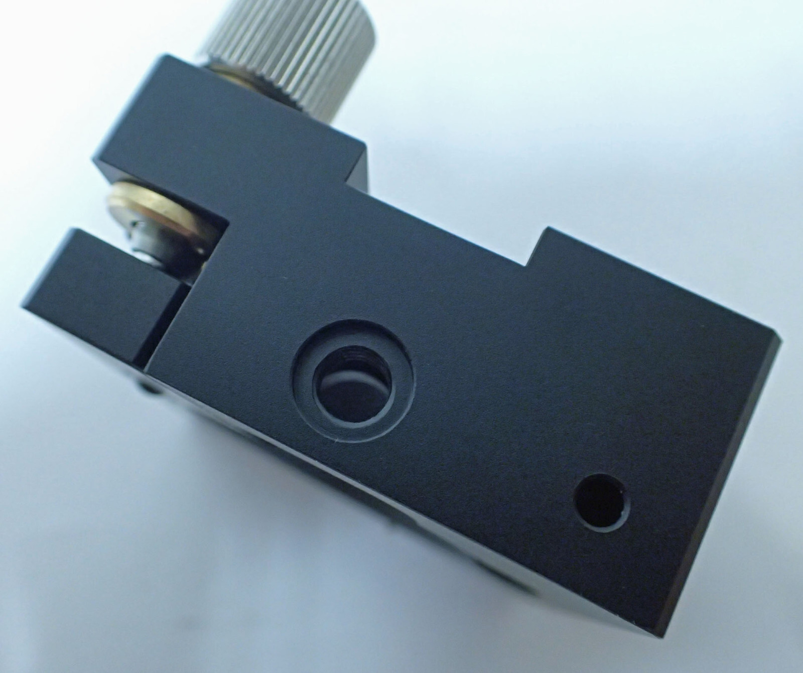 OPTOSIGMA MHI-25.4 KINEMATIC CENTER MIRROR MOUNT FOR 25.4mm MIRROR