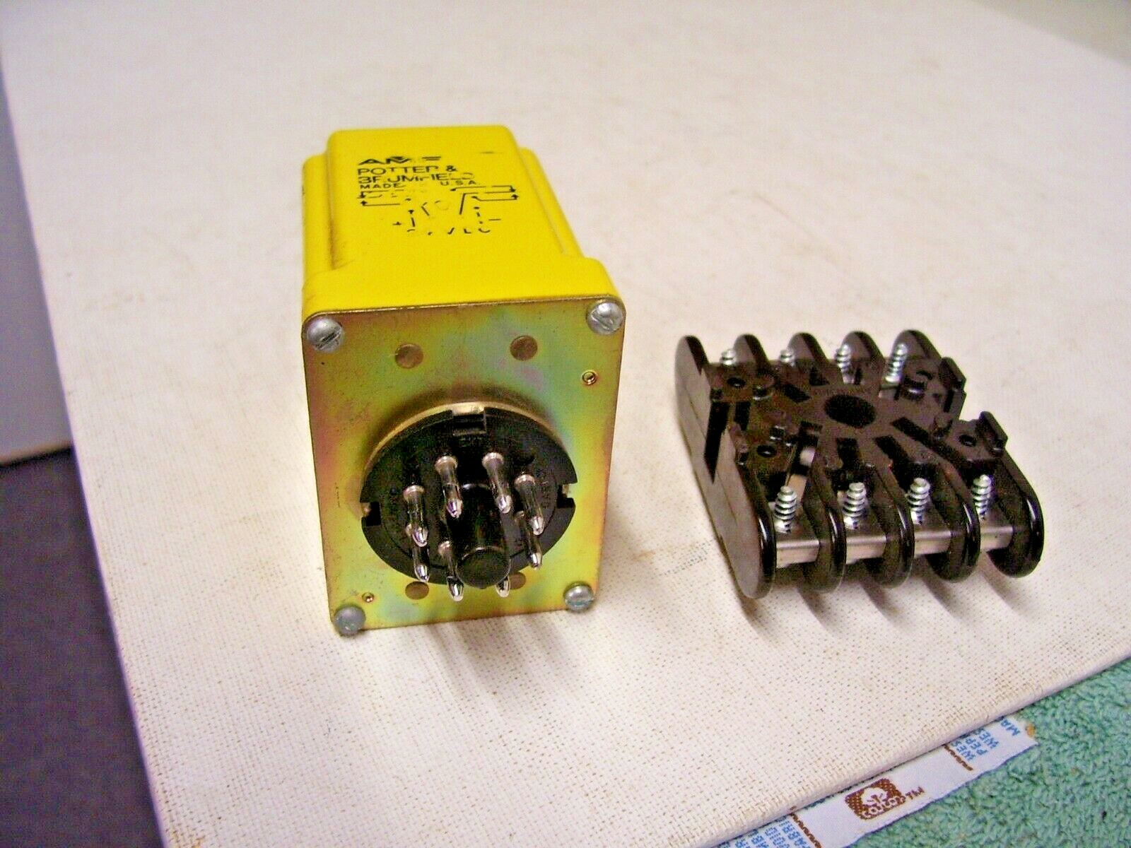 AMF Potter & Brumfield Timed Delay Relay CDD-38-30003 24vdc Yellow