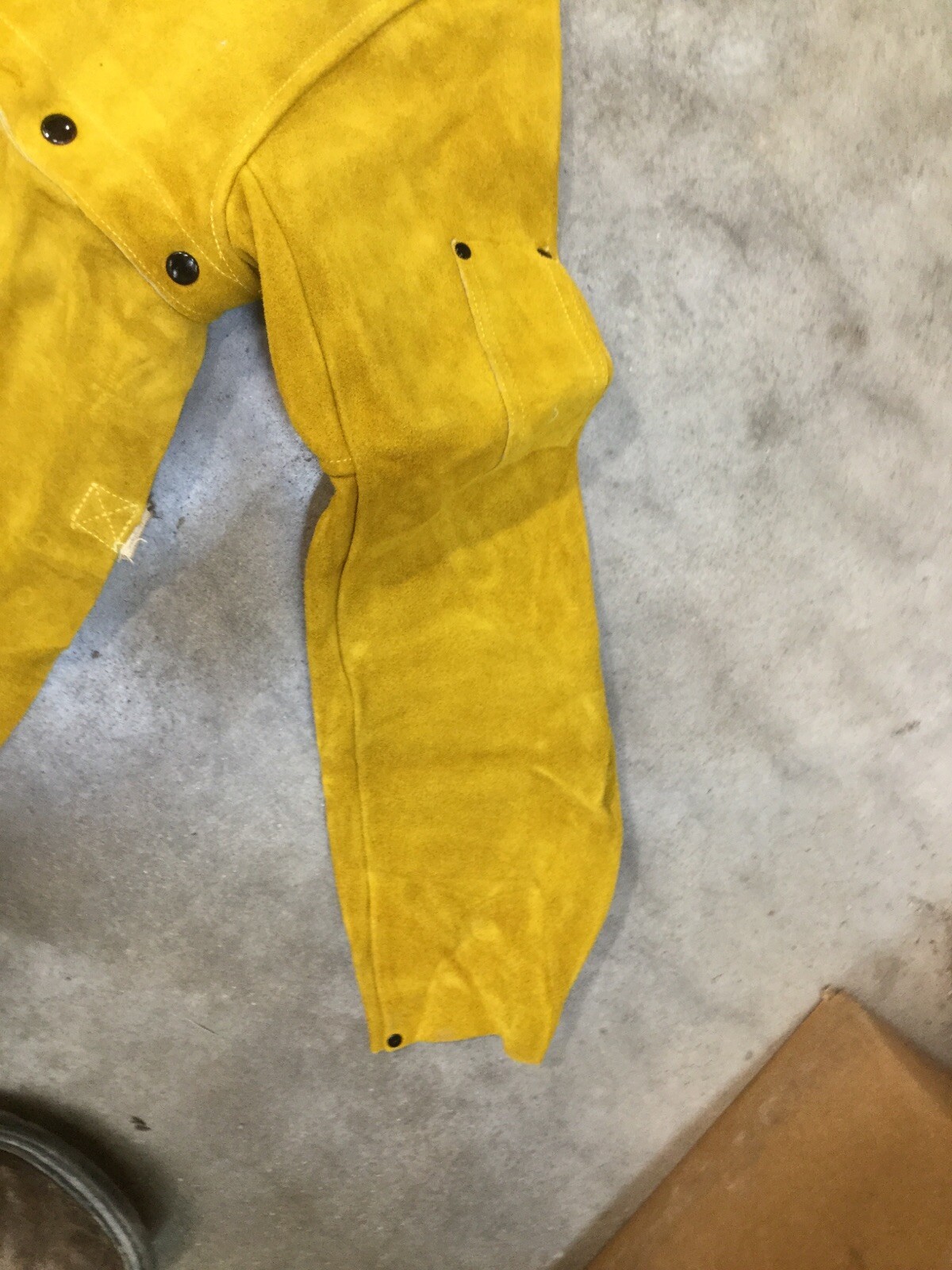 Tillman 3221-20L Large Split Cowhide Cape Sleeve & Bib 322120