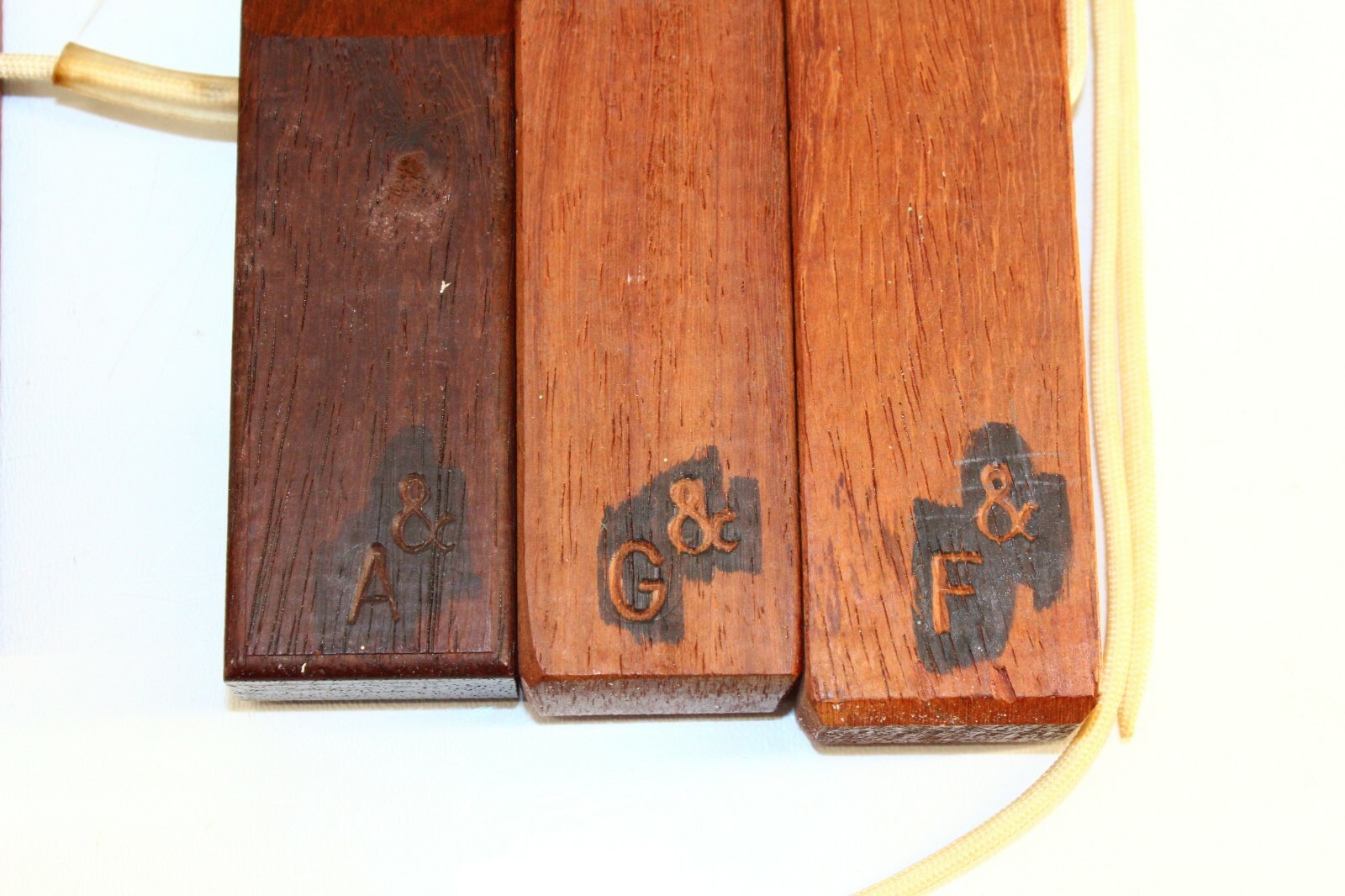 16 NOTE WOODEN XYLOPHONE PERCUSSION INSTRUMENT HANDMADE 3′ LONG