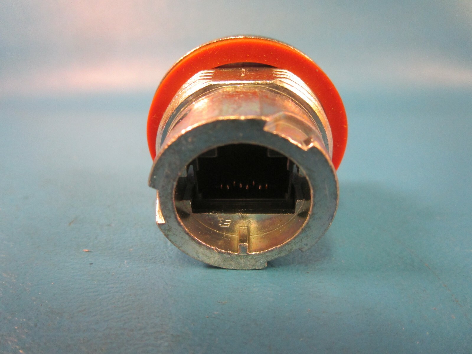 Tyco Electronics 2008615-1 Connector