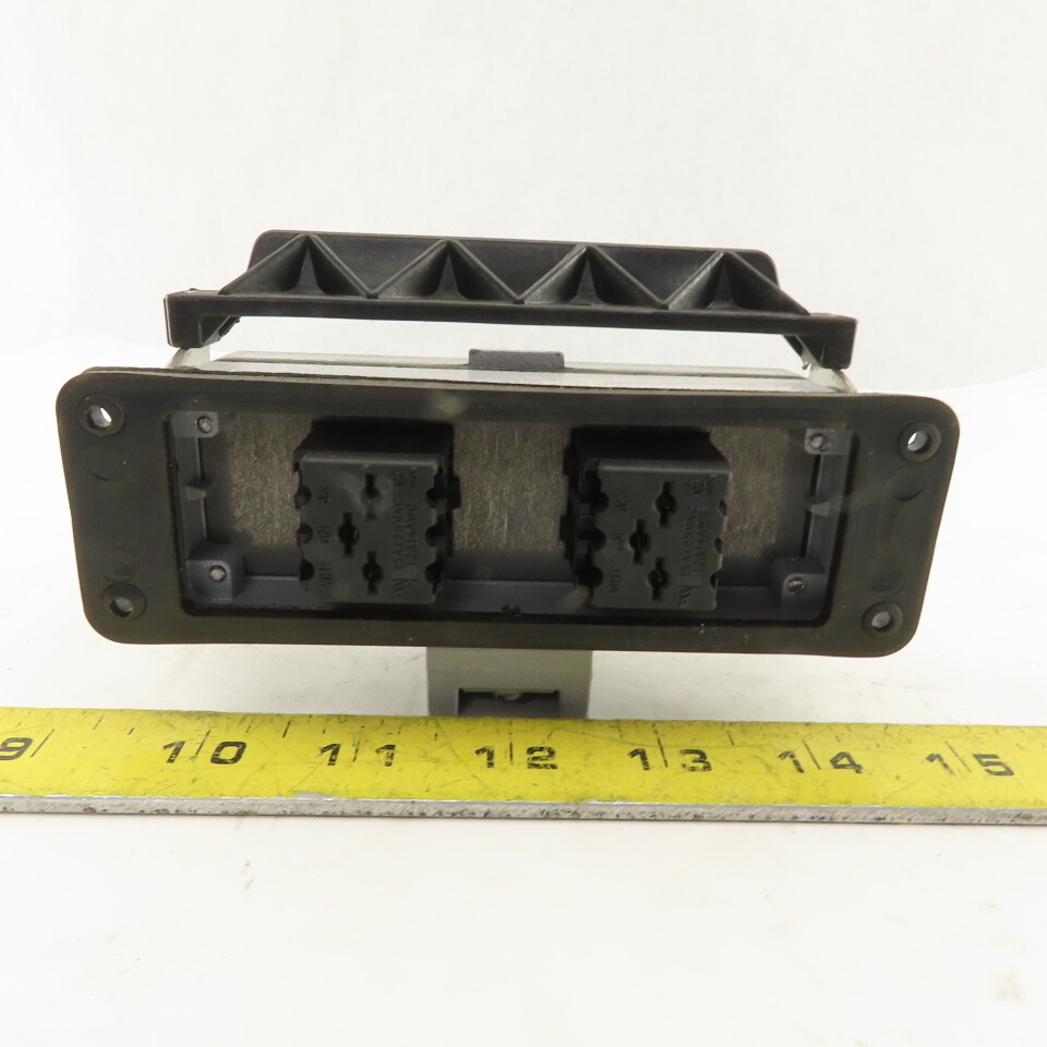 ILME CHI-24LS C-Type Bulkhead Mount Hosing Single Lever Lid W/115V Outlet Lot/15