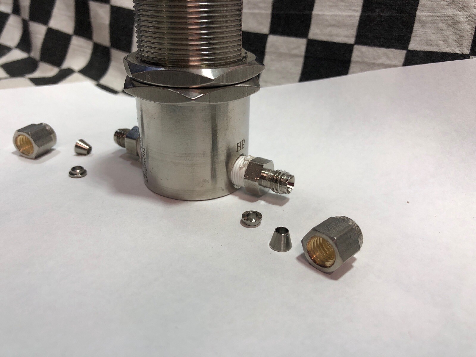 Swagelok Regulator 1/8″ FNPT, KCP1A0C3CPD41 & L42029001 (2x SS-200-1-2 NEW)
