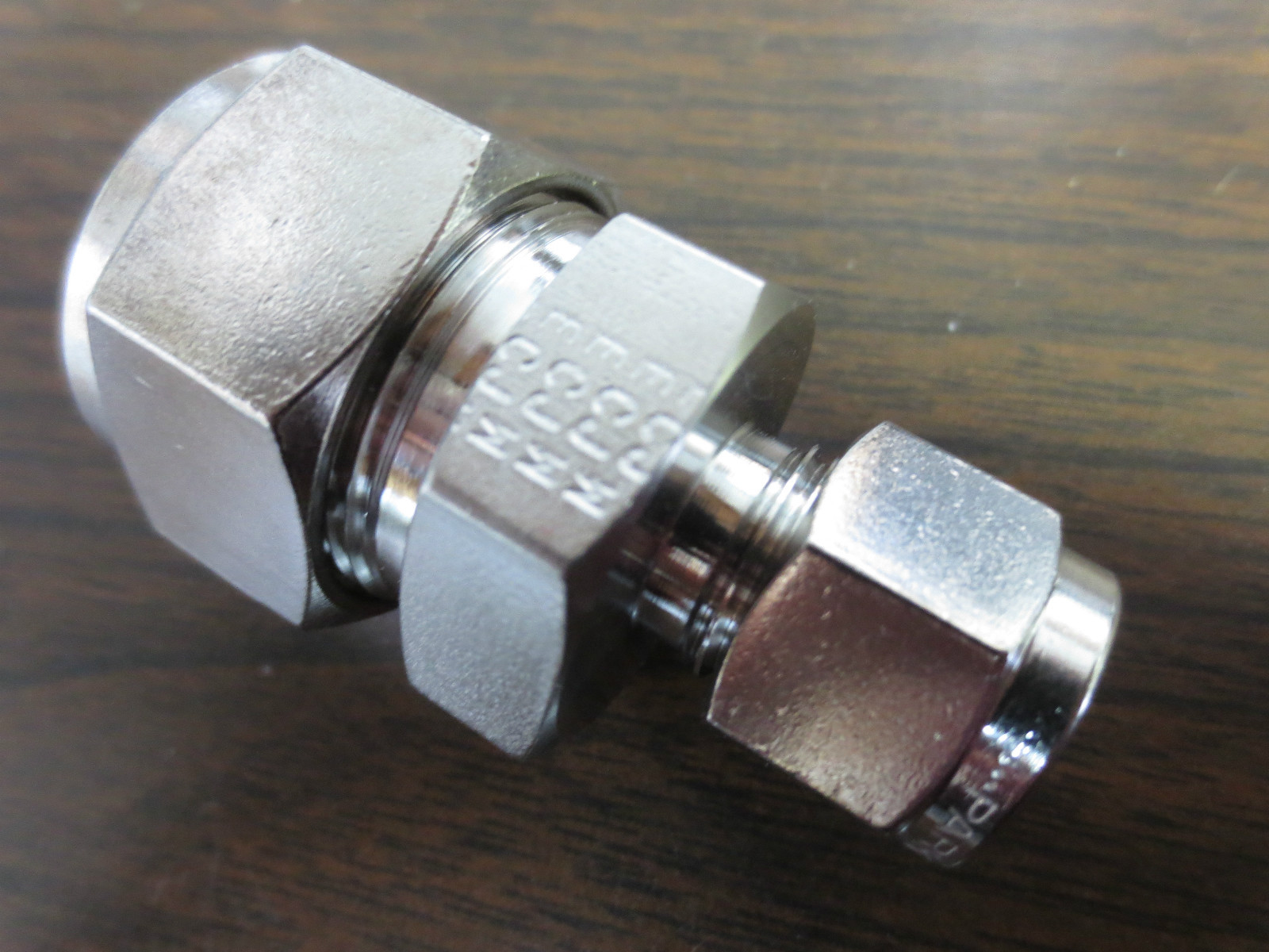 PARKER 12RU6-316 A-LOK REDUCING UNION ASSEMBLY 3/4″x3/8″ STAINLESS STEEL – NEW