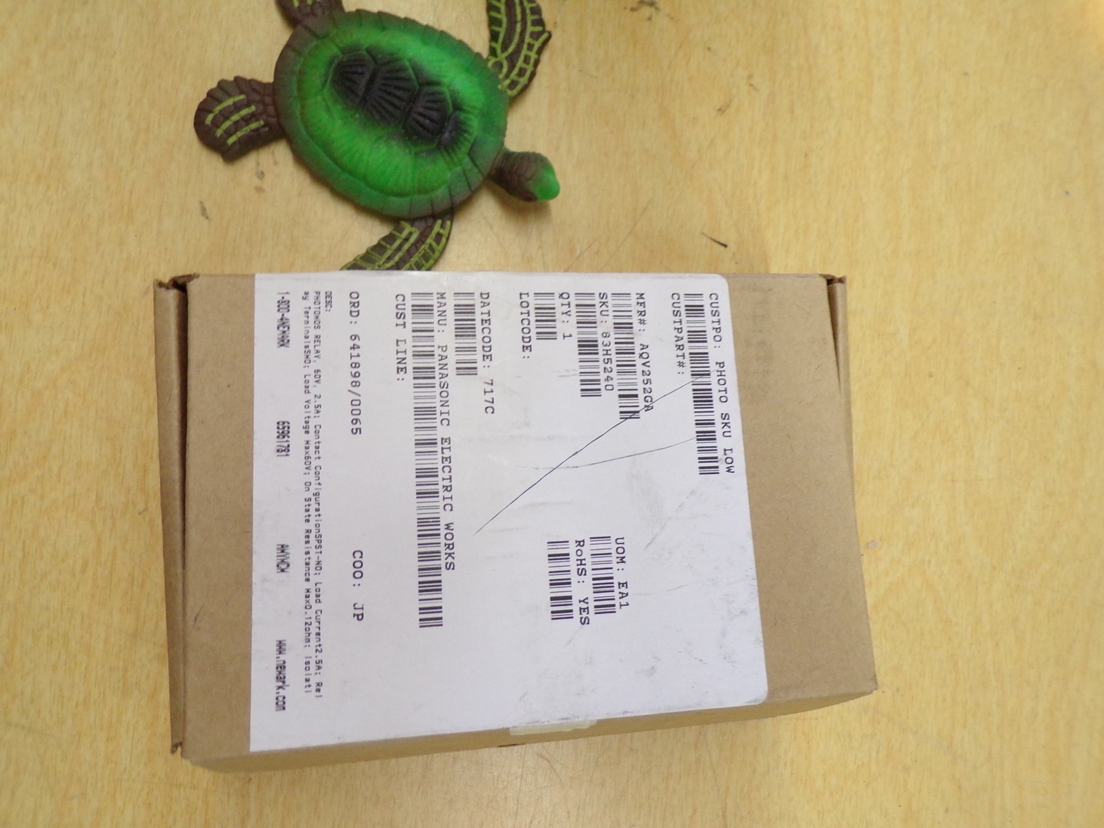 NEW Panasonic Electric Works AQV252GA *FREE SHIPPING*