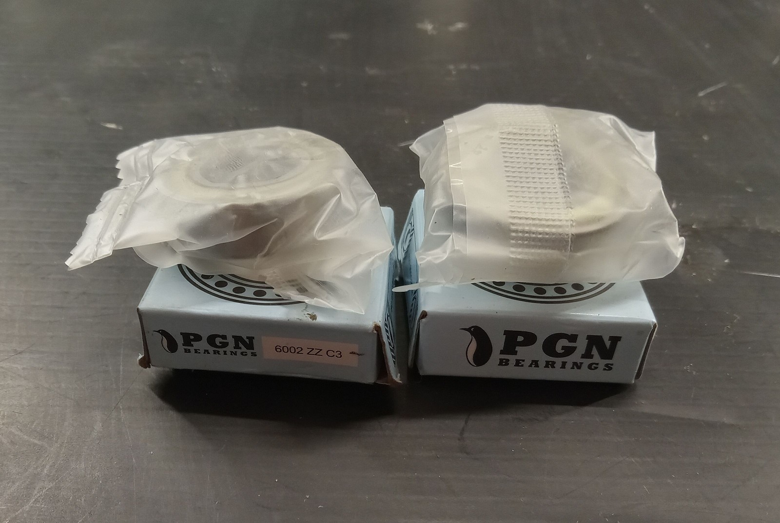 2 NEW PGN 6002 ZZ C3 RADIAL DEEP GROOVE BALL BEARING NIB ***MAKE OFFER***
