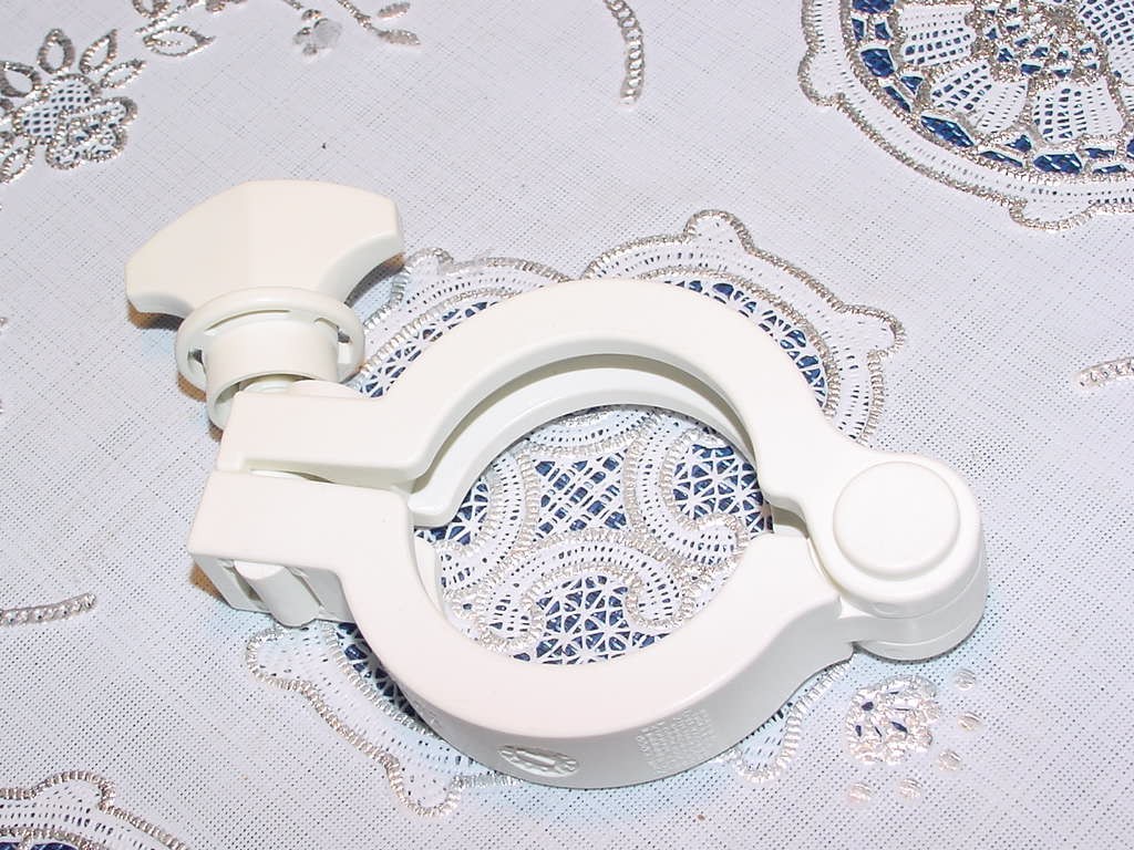 Four (4) MasterFlex 31201-44, 1.5-inch Non-Metallic Sanitary Hinged Clamps Used