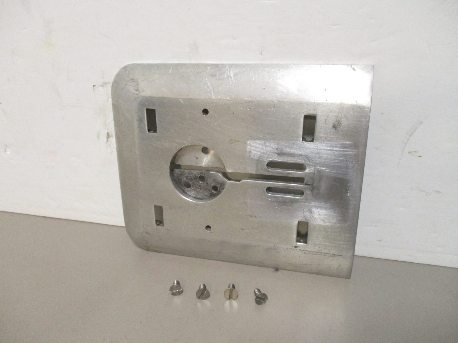 Base Foot Mount 5-1/4″ x 6-1/4″ for Vintage Wolf Model R Electric Fabric Cutter