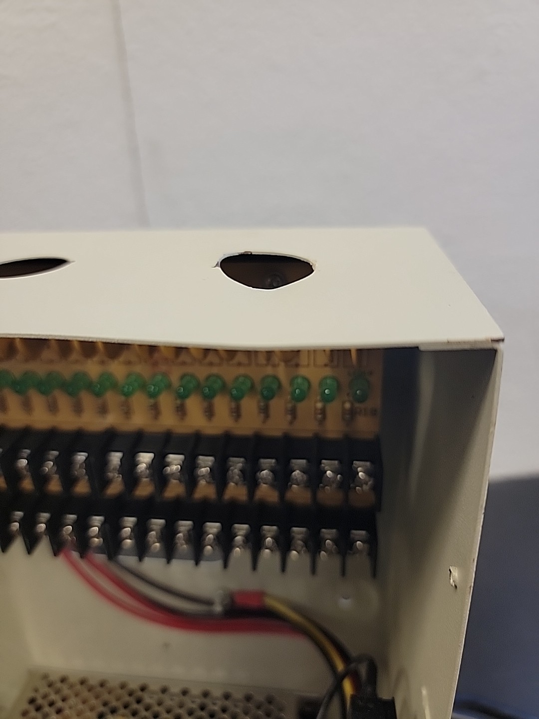 CCTV Power Supply (13.5V DC, 10 Amp, 18 Path) TR-C12VDC18P10A