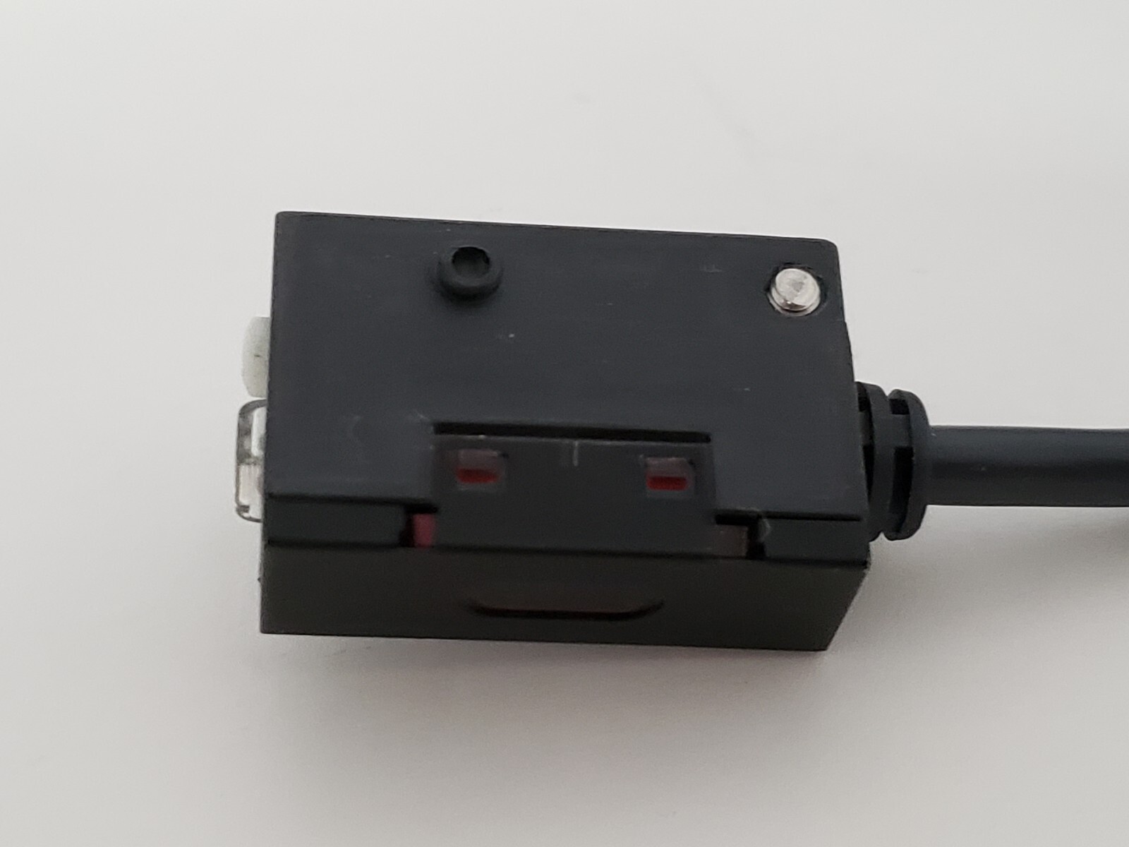 OMRON E3S-BR61 PHOTOELECTRIC SENSOR RETRO-REFLECTIVE 12-24VDC NIB