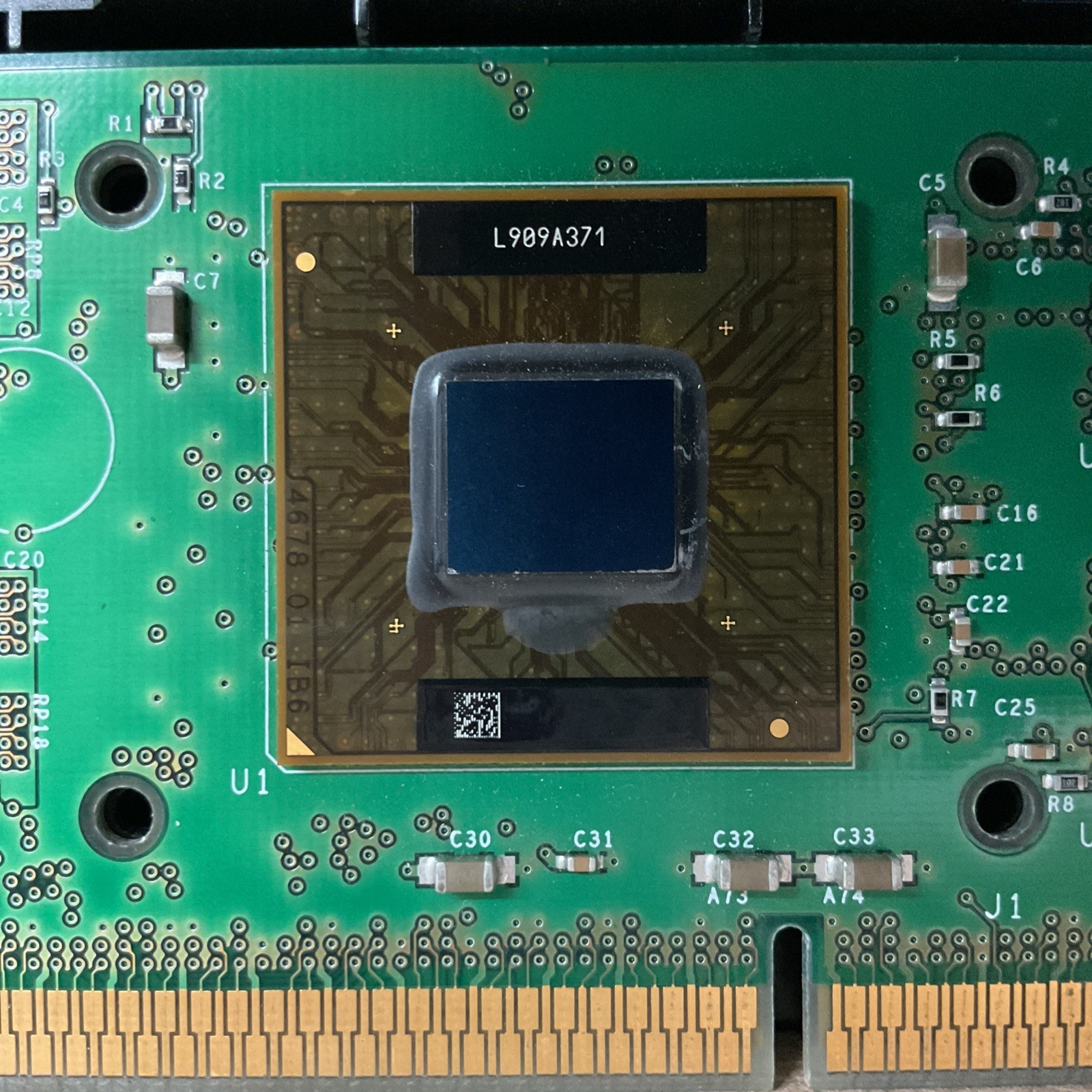 Intel Pentium III 450 MHz (KM736V604AMT-4) Processor