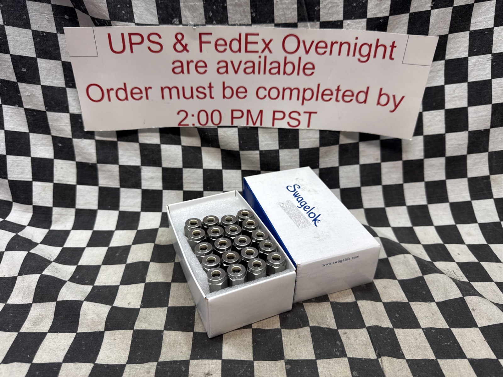 SWAGELOK SS-400-1-4, SS40014, MALE CONNECTOR 1/4″, LOT OF 20, SHIPSAMEDAY#133N2