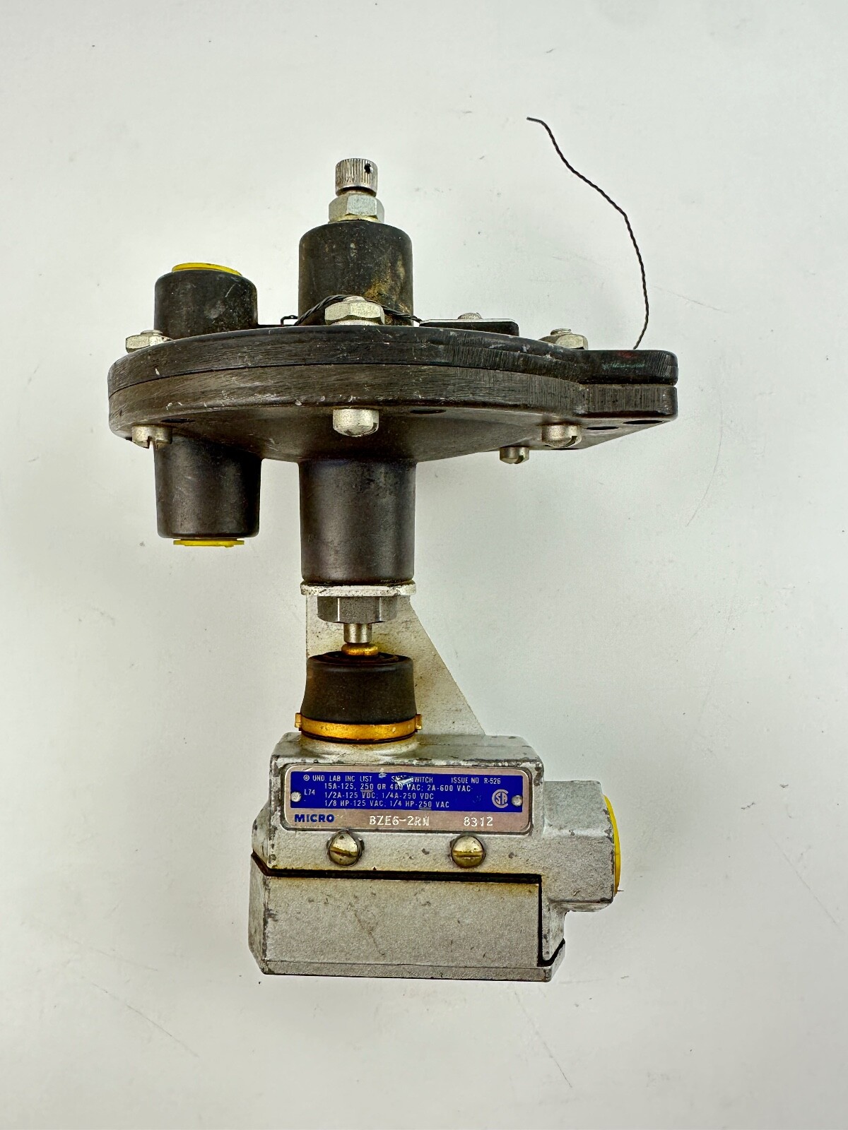 Amot Controls Regulator, Model 4144A001 UND LAB BZE6-2RN