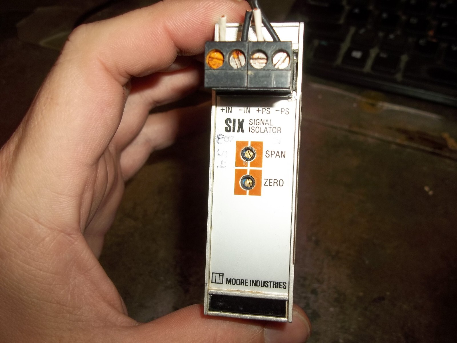 MOORE SIX/4-20MA/4-20MA/12-42DC-FA SIX SIGNAL ISOLATOR (306-1)