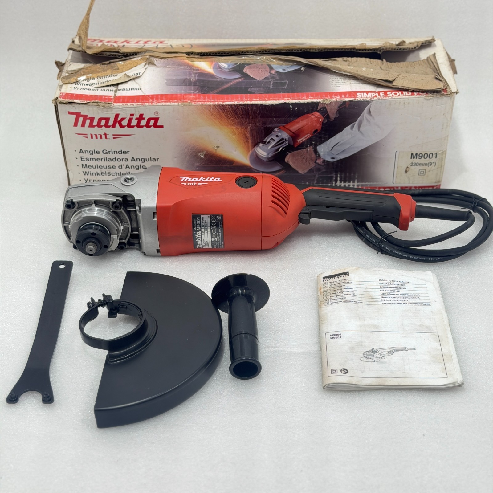 NEW MAKITA MT M9001 230MM 9 IN ANGLE GRINDER 2000W 6600 RPM 240V FASTSHIP FEDEX