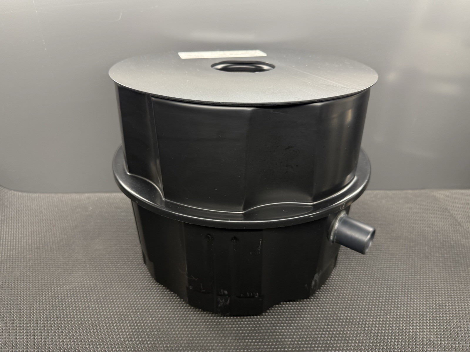 Nilfisk IVT 1000CR Vacuum with Safe-Pak,