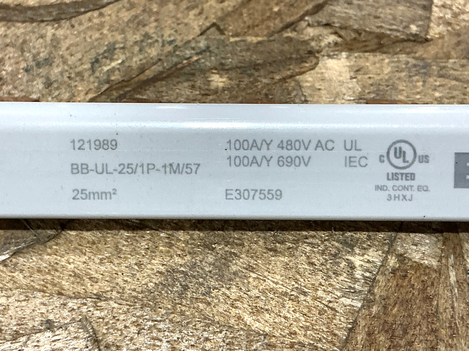 New Eaton BBUL25-1P-1M57-SP Bus Bar 1-Pole 57 Terminals 100A 480VAC 25QMM 121989