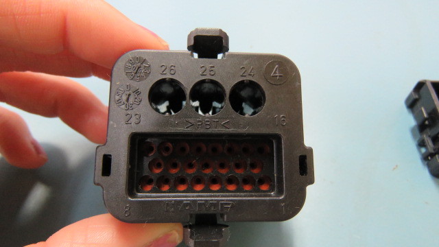 AMP/ TYCO/ TE CONNECTIVITY 109207-4 Qty of 3 per Lot PLUG ASSY, 23+3 POS HYBRID