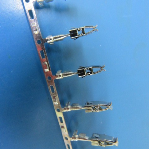 FCI 60012831 Qty of 65 per Lot Automotive Connectors FEMALE 2.8MM TERM 2.0MM IN