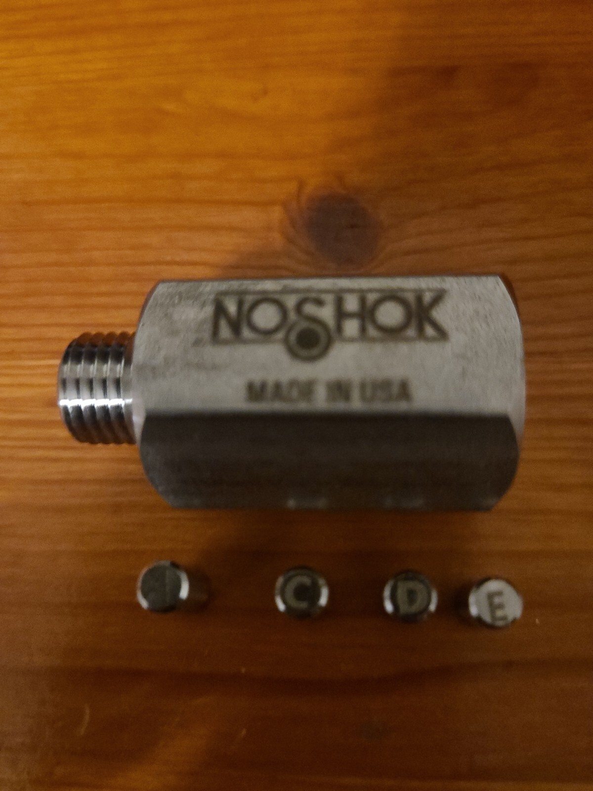 NOSHOK 7/16-20 PISTON TYPE 316SS SNUBBER 5035 8000 Psi Rated. New Opened Box