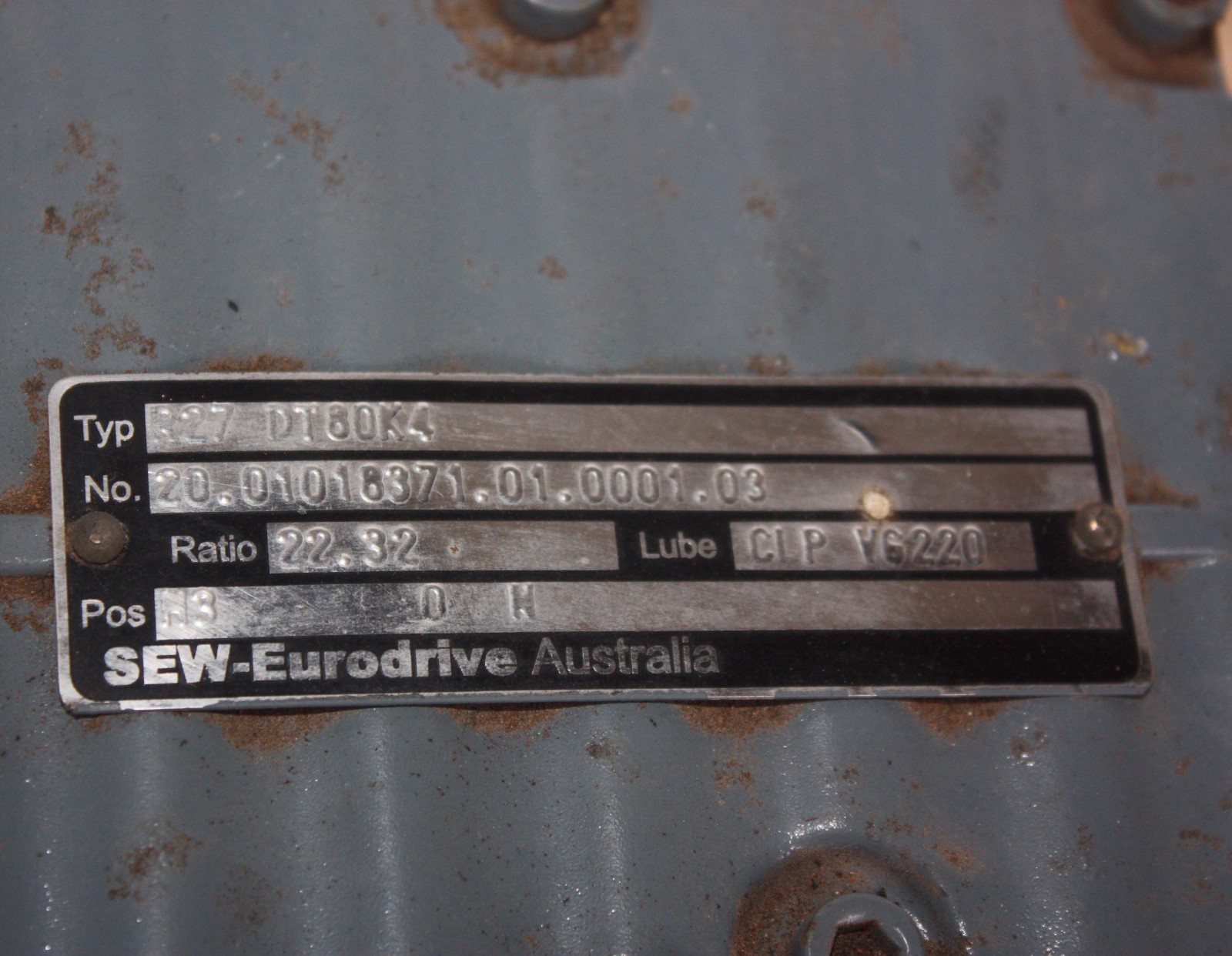 SEW Eurodrive R27 DT80K4 gear electric motor 0.55KW ratio 22.32:1