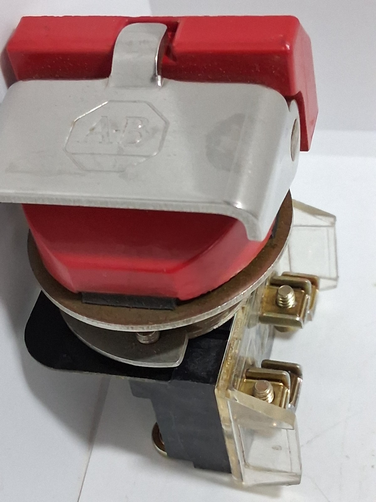 ALLEN BRADLEY 800H-WK61A PUSHBUTTON FLIP LEVER RED STOP 1NO/1NC NNB