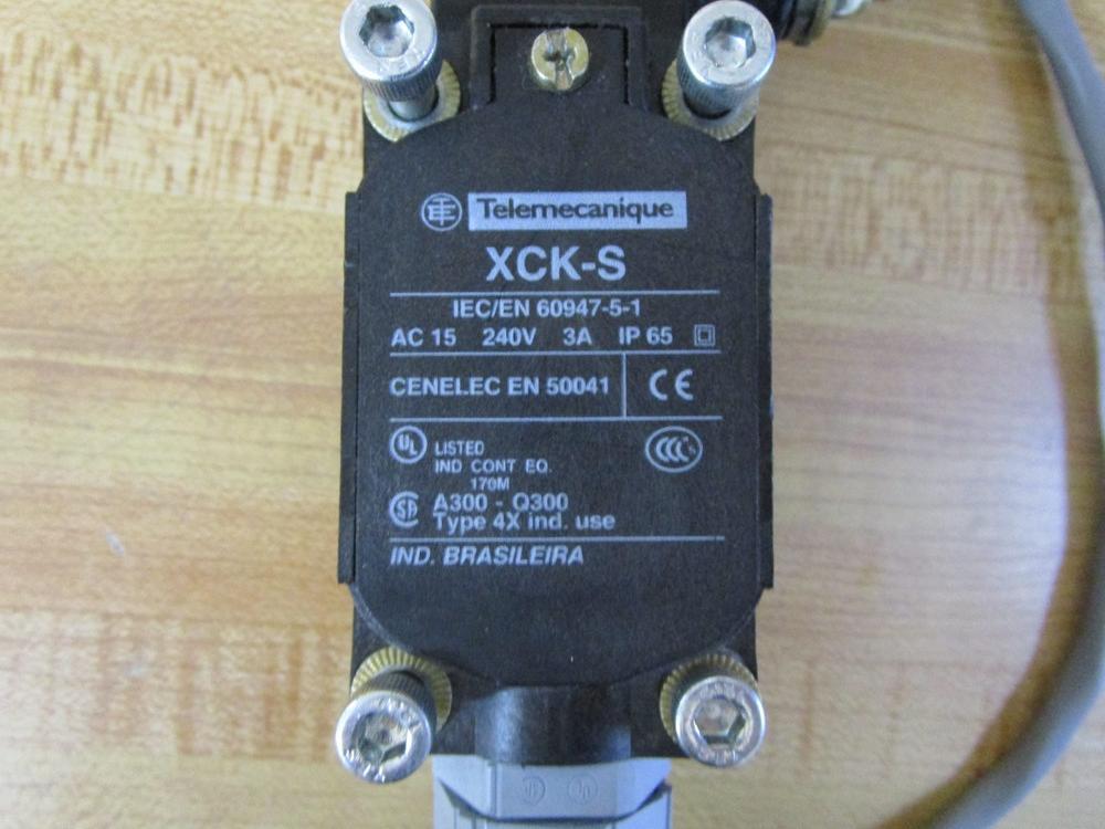 Telemecanique XCK-S Limit Switch Assy. XCKS W/ZCK-Y39 Lever