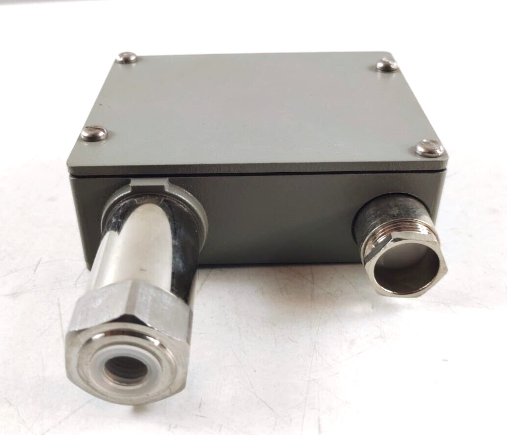 Trafag 8202 Pressure Transmitter Range: 0…2.7 bar, Max. Range: 15 bar, 10…36 Vdc