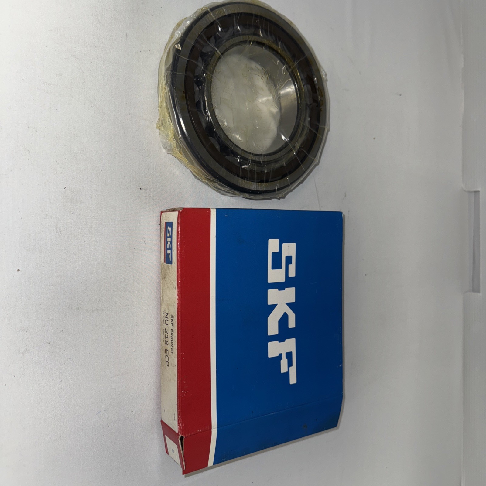 NEW IN BOX! SKF EXPLORER CYLINDRICAL ROLLER BEARING NU-218-ECP