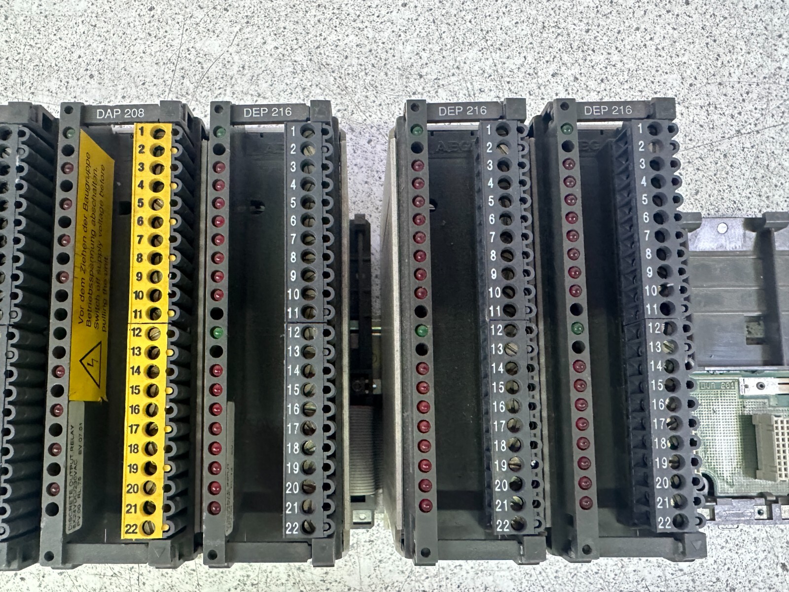 Schneider Automation DTA 201/AS-HDTA-201 w/ DEP 216/ DAP 208/PC-A984-145